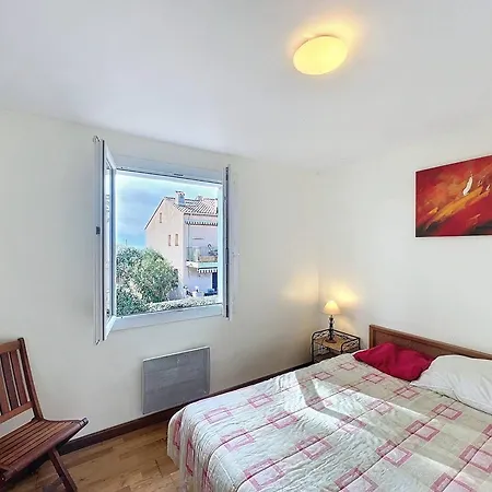 Apartment Lumineux A 100m De La Des Lecques, Parking Inclus - Fr-1-770-42 *